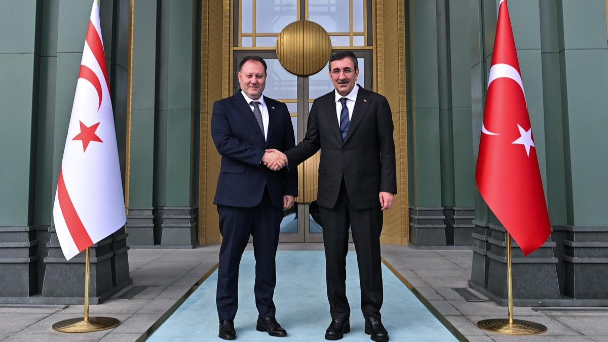 Cumhurbakan Yardmcs Ylmaz, ztrkler'i kabul etti 