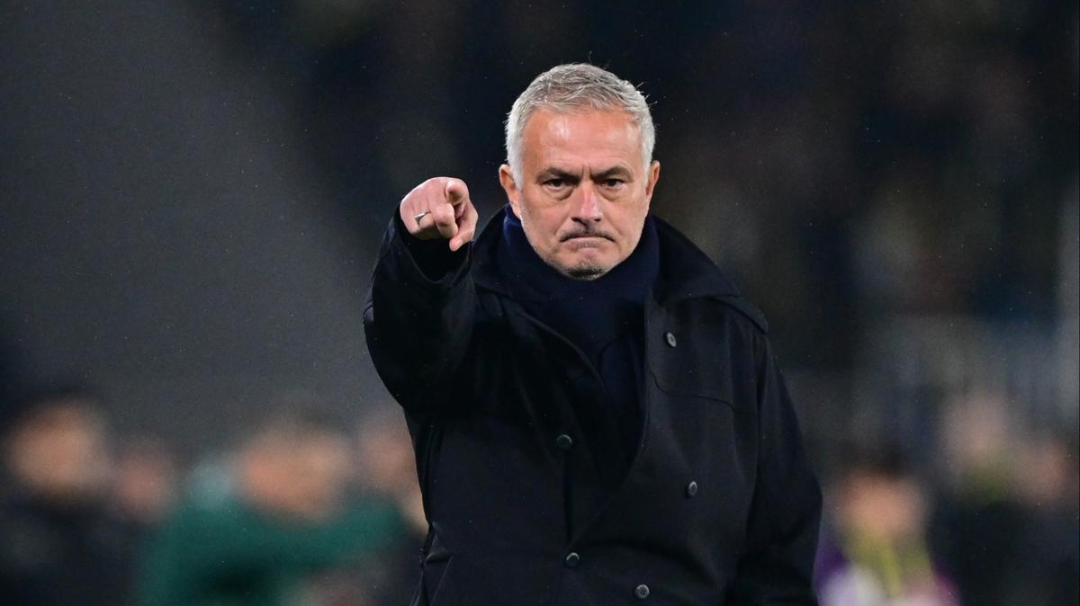 Jose Mourinho derbi ncesi konutu: Beikta ampiyon olamaz