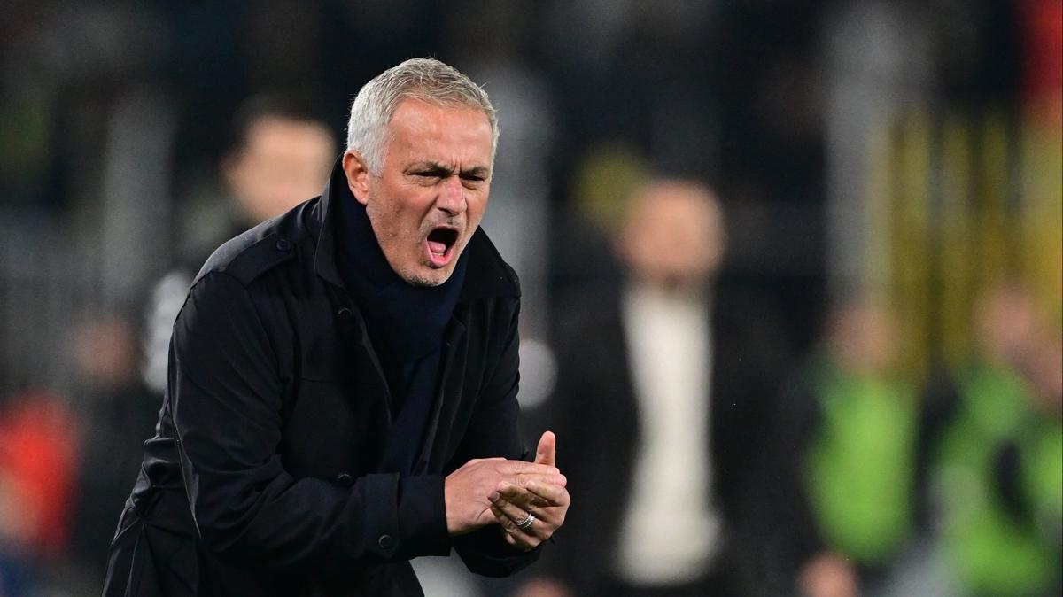 Jose Mourinho'dan kadroda deiiklik