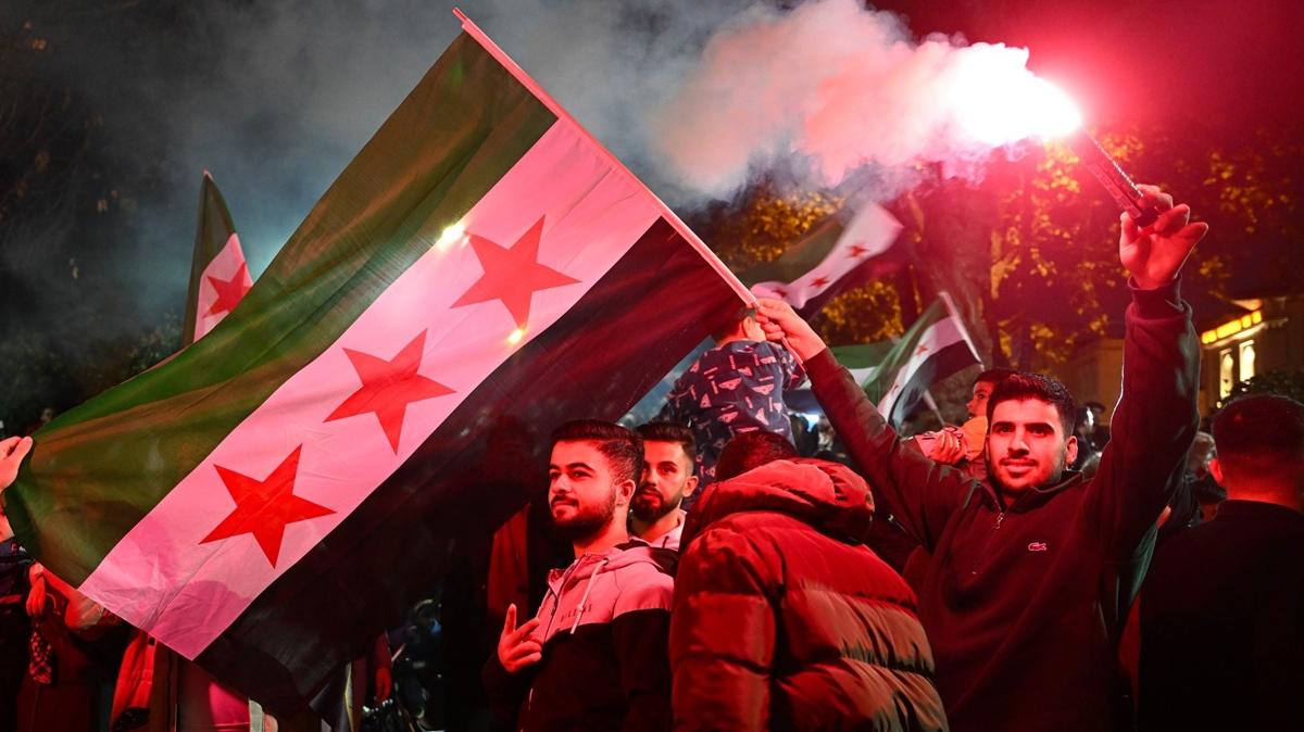 Suriye'de 61 yllk esaret bitti! Sarahane Park'nda sevin gsterileri