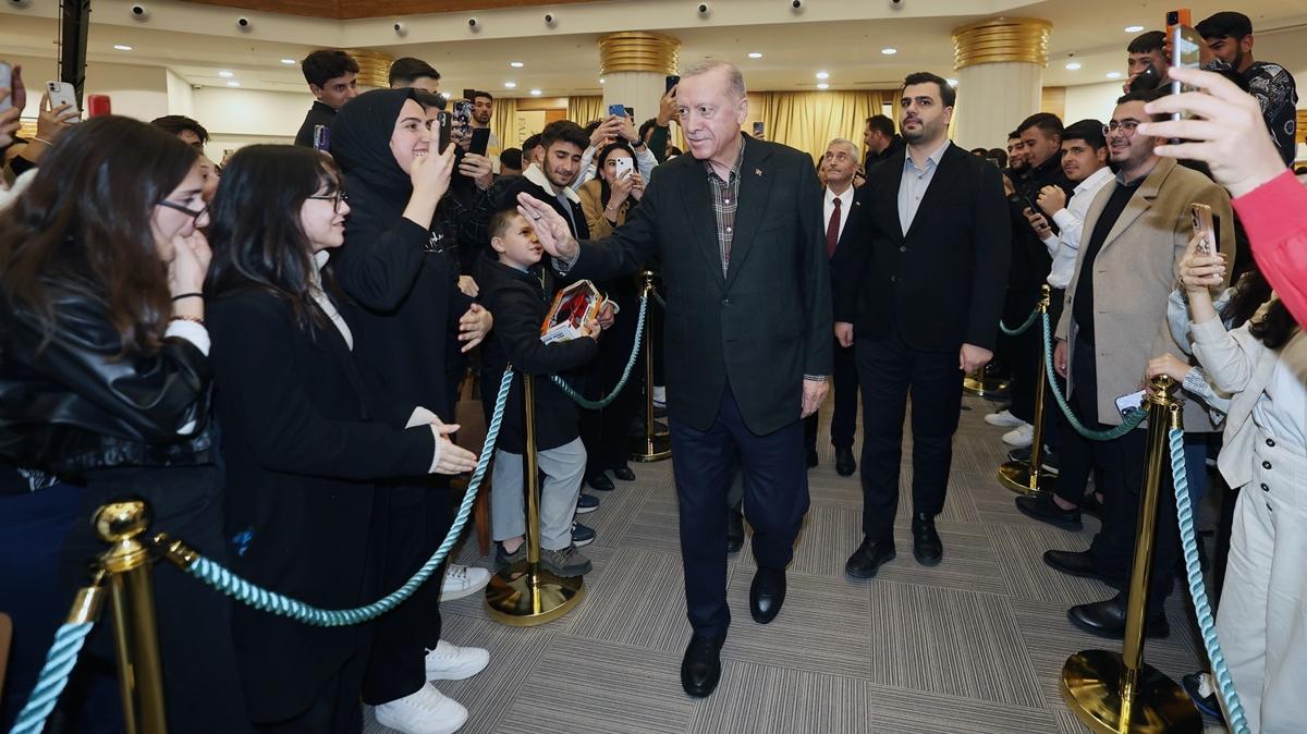 Bakan Erdoan'dan burs ve KYK mjdesi