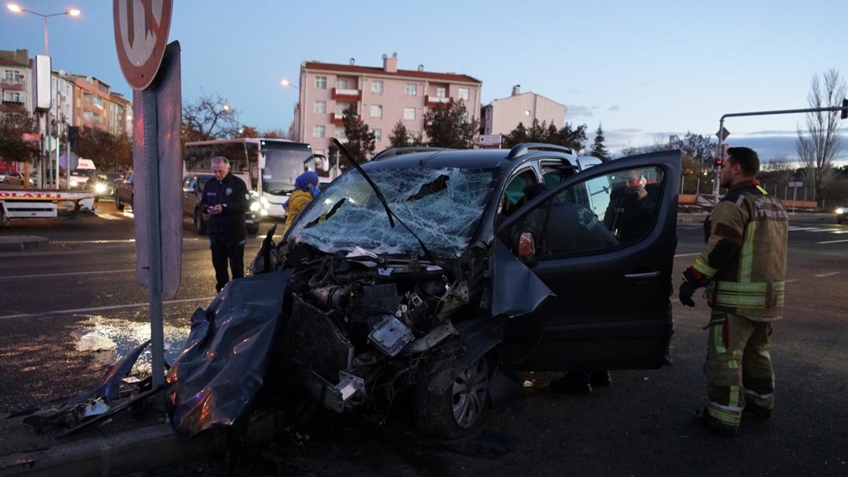 Ankara'da hafif ticari ara ile okul servis arpt: 9 yaral 