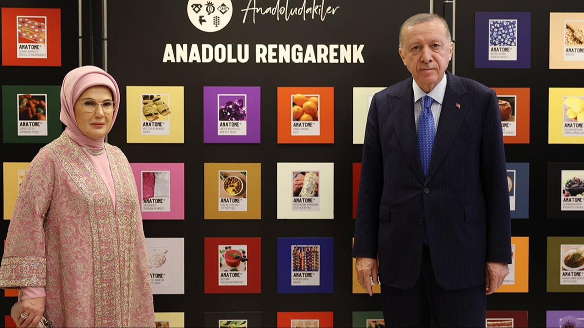 Cumhurbakan Erdoan ve ei Emine Erdoan Anadoludakiler Projesi Sergisi'ni ziyaret etti 