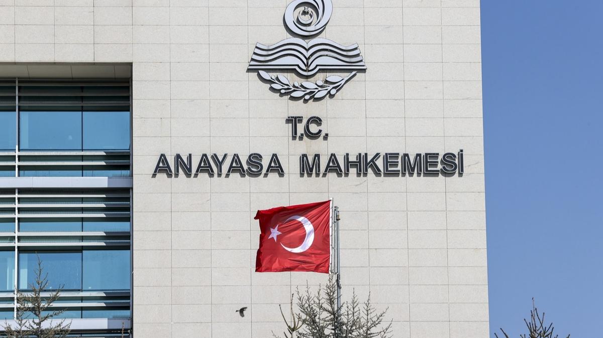 AYM'den iki partinin sorumlular hakknda su duyurusu