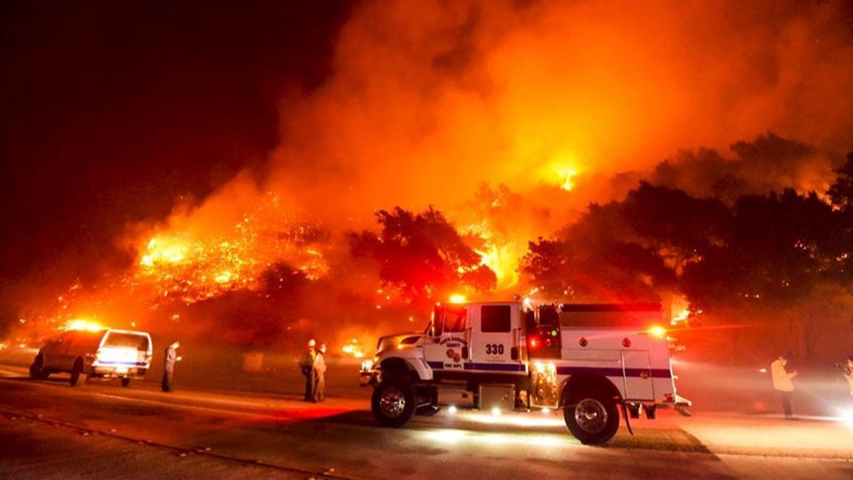 California yangn sryor: 20 binden fazla kii iin tahliye karar 