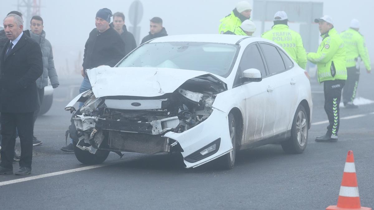 Kars'ta trafik kazas: 1 polis memuru yaraland 