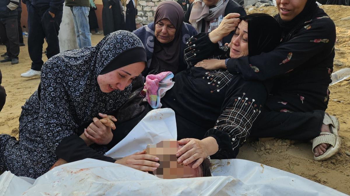 Katil srail kana doymuyor! Gazze'de ehit says 44 bin 835'e ykseldi