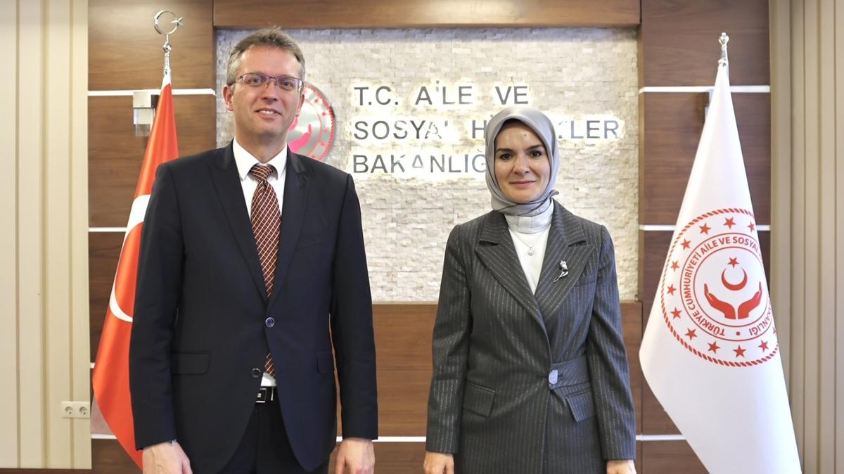 Bakan Gkta, Macaristan Kltr ve Yenilik Bakan Hanko ile bir araya geldi