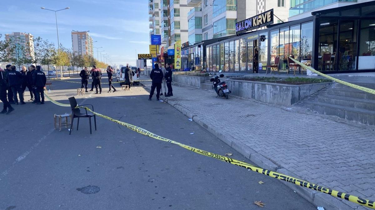 Diyarbakr'da iki grup arasnda kan silahl kavgada 4 kii yaraland