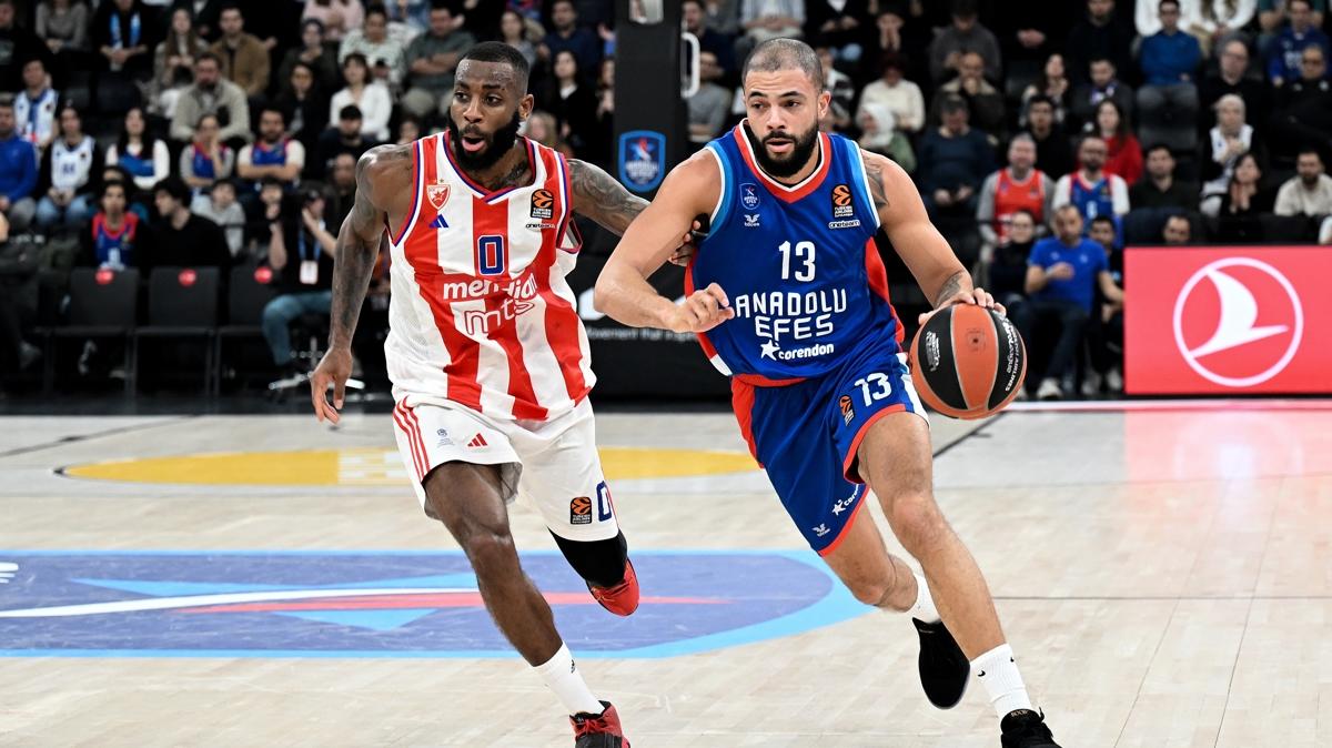 Anadolu Efes galibiyeti ikinci yarda ald