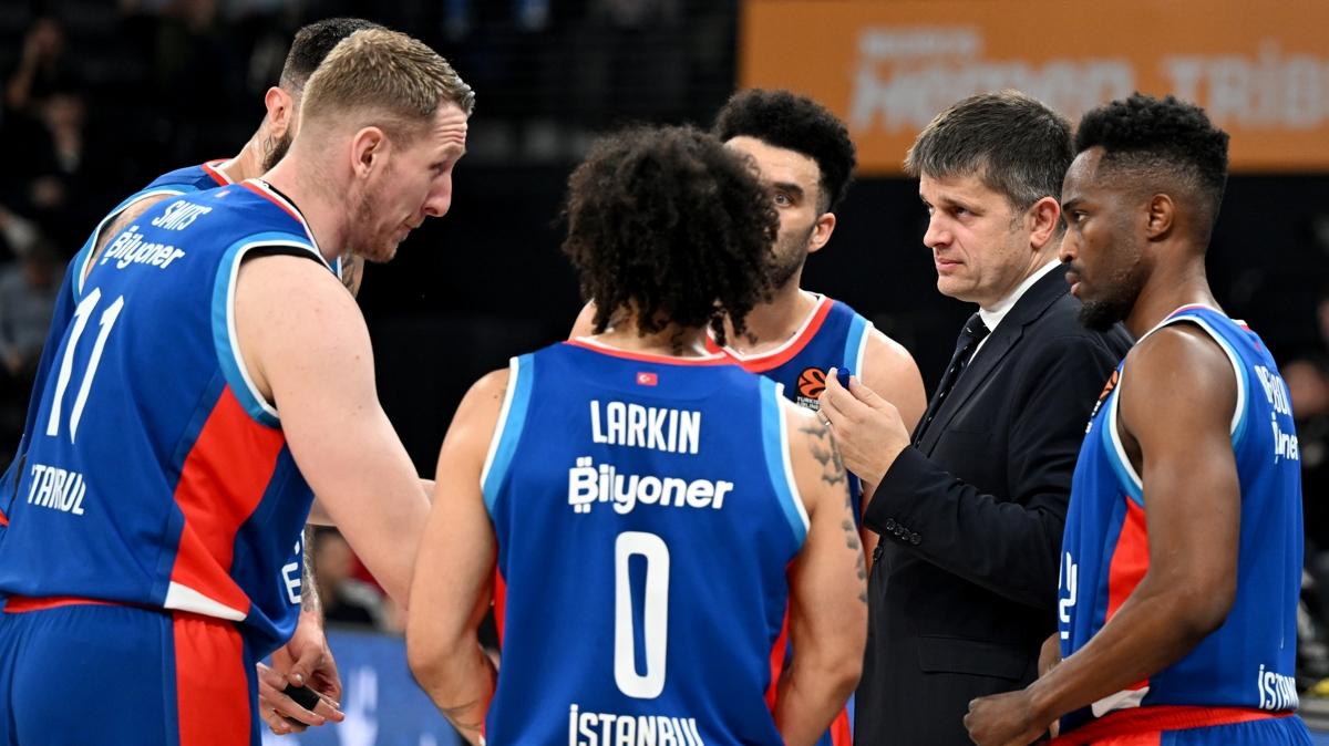 Anadolu Efes'in konuu Partizan