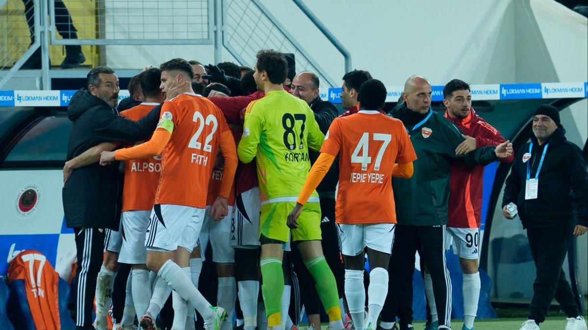 Adanaspor, Ankara'dan galip dnyor