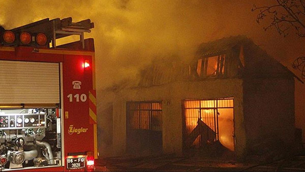 Ankara Mamak'ta patlama sesleri! Gecekondu alev topuna dnd