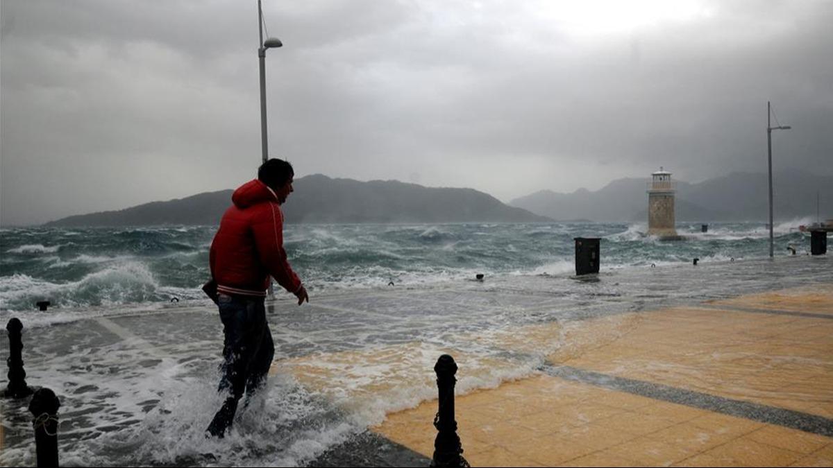 iddetli ya ve frtna geliyor: Meteoroloji blge blge uyard! zmir, Manisa, Antalya...