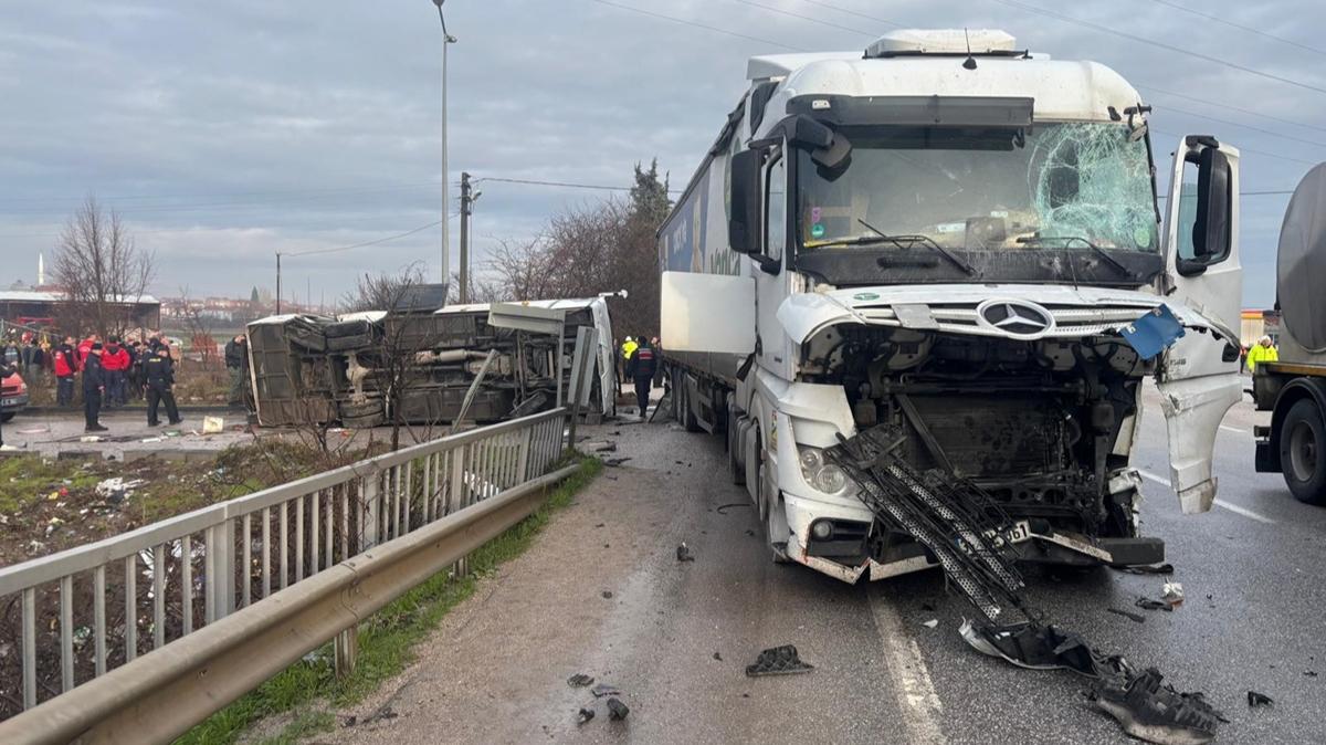 renci servisi TIR'la arpt: 3'nn durumu kritik 28 yaral