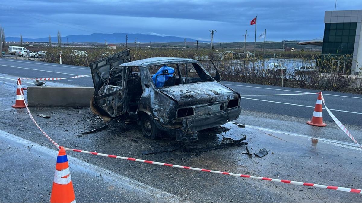 Otomobil bariyere arptktan sonra yand: 2 l