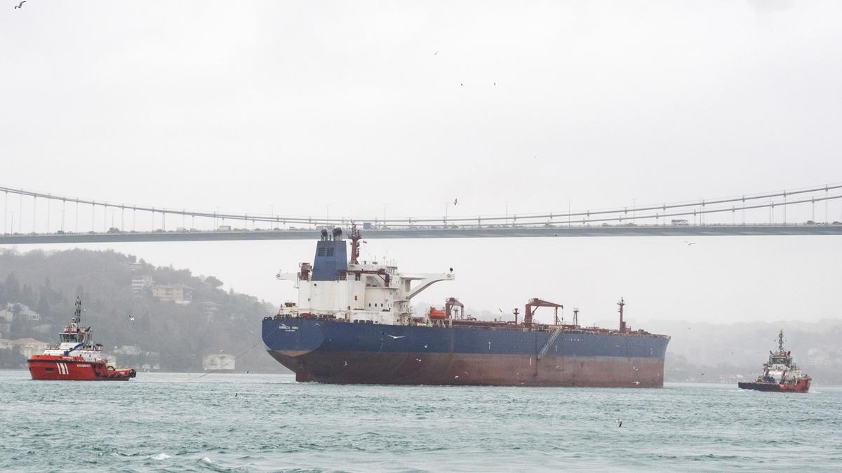 stanbul Boaz'nda gemi trafii ift ynl kapatld