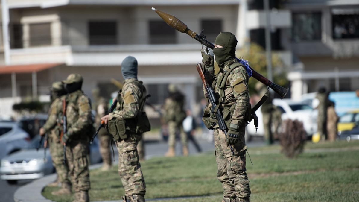 Yeni Suriye ordusu blgeyi kuatt! PKK/YPG'li terristler embere alnd