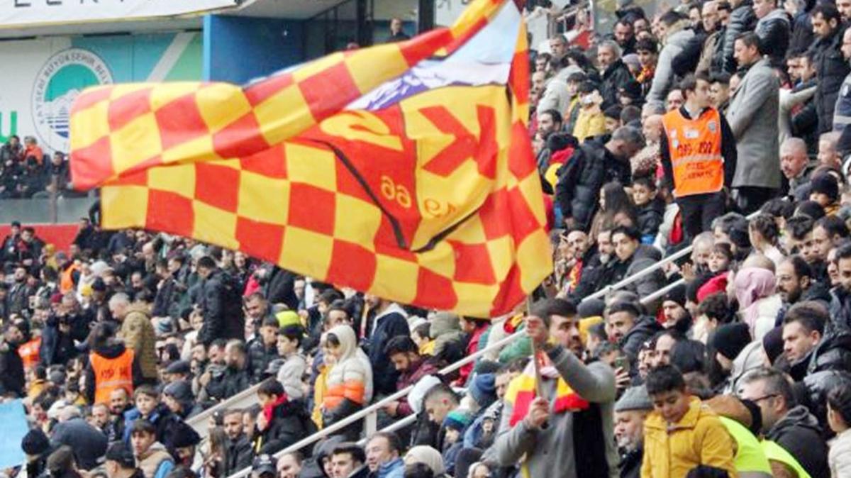 Kayserispor-Galatasaray man 16 bin taraftar izledi  