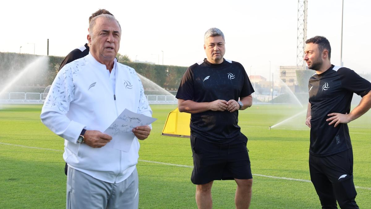 Fatih Terim'in takm Al Shabab'dan taraftarlar maa ekmek iin ilgin uygulama