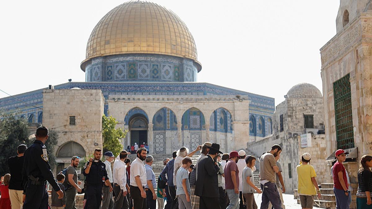 Geen yl 53 bini akn fanatik Yahudi Mescid-i Aksa'ya baskn dzenledi 