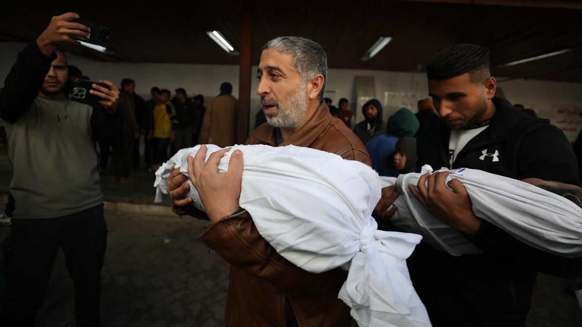 Soyk�r�mc� �srail'den y�l�n ilk g�n�nde yeni katliam: �ehit say�s� 45 bin 553 oldu