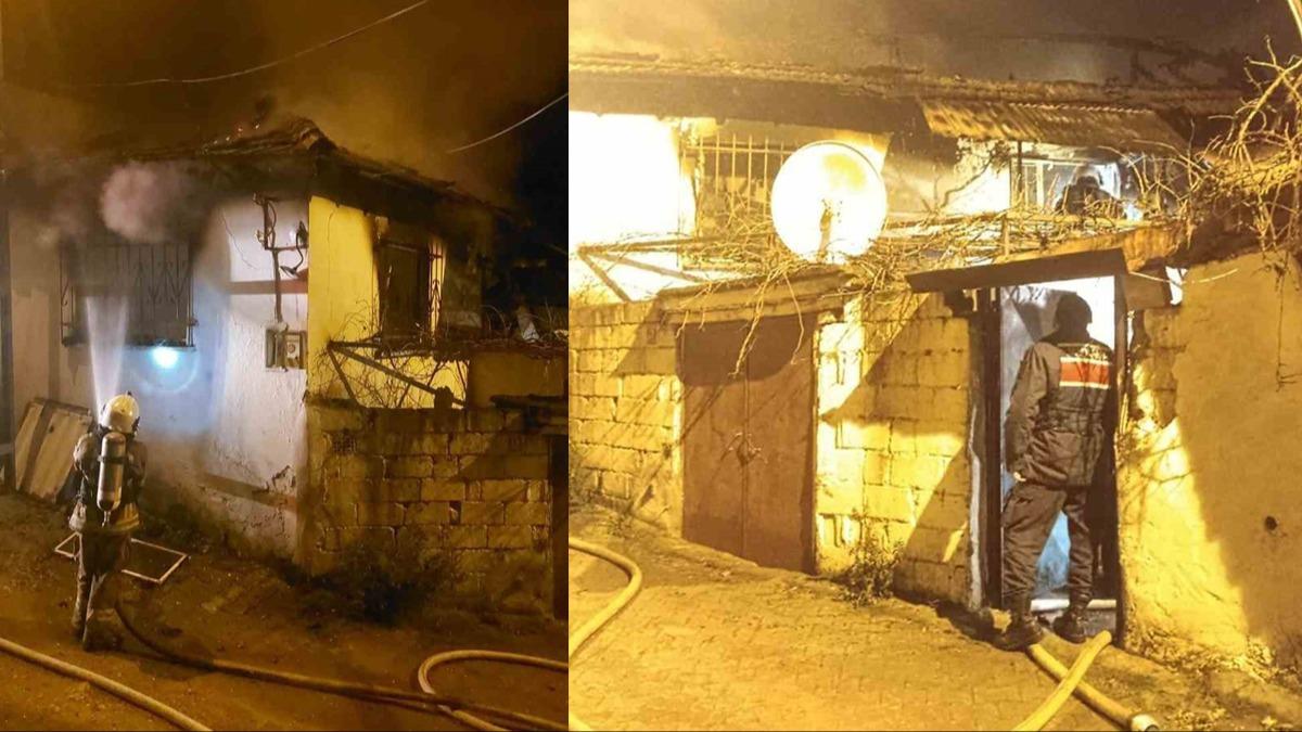 Balkesir'de yangn facias... 2 karde yanarak can verdi
