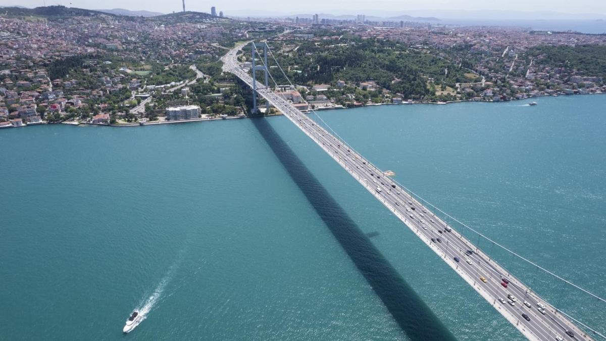 stanbul Boaz'nda gemi trafii ald: ki karde aranyor