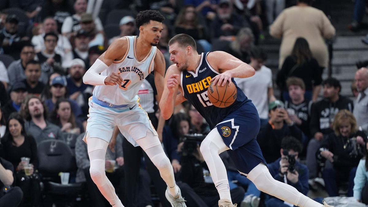 Jokic 46 sayyla yldzlat! Nuggets,  deplasmanda Spurs' devirdi