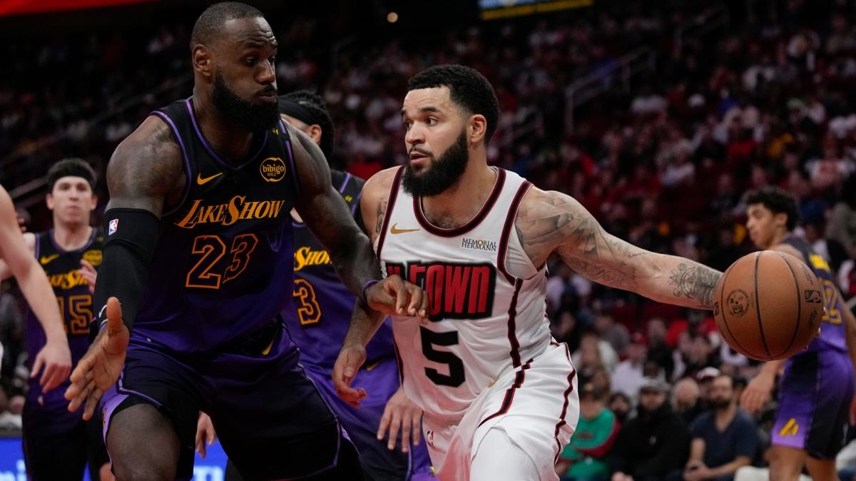 Alperen engn 14 sayyla oynad! Rockets, Lakers' devirdi