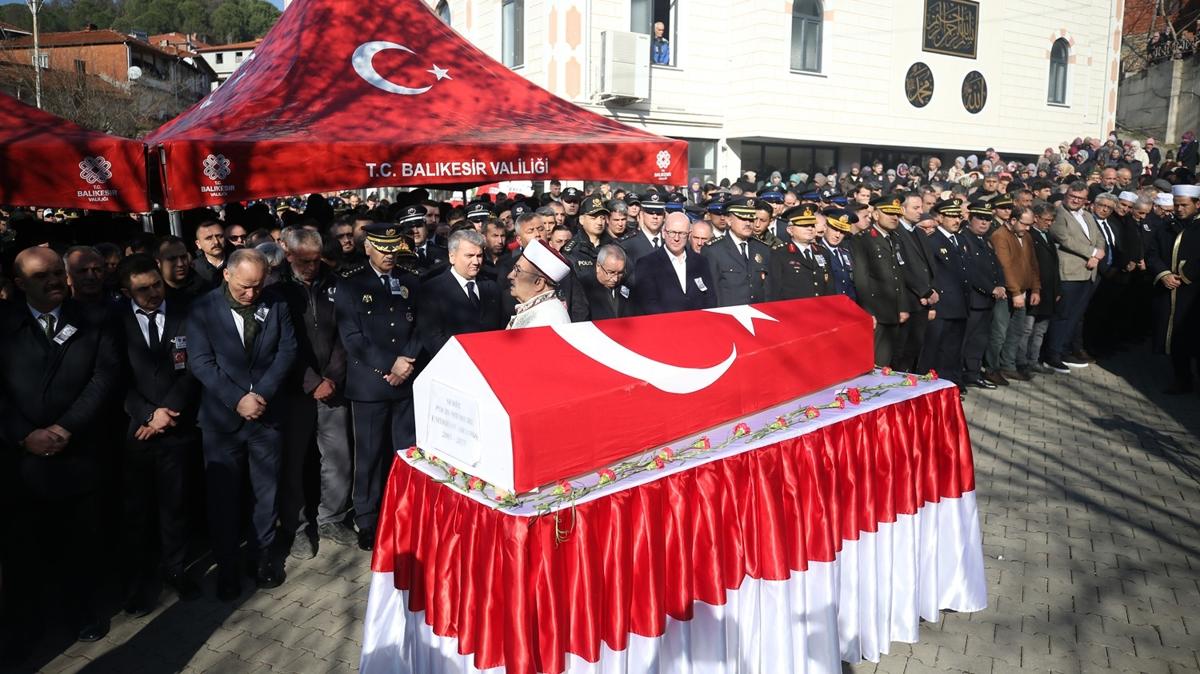 Eypsultan'da ehit olan polis memuru son yolculuuna uurland