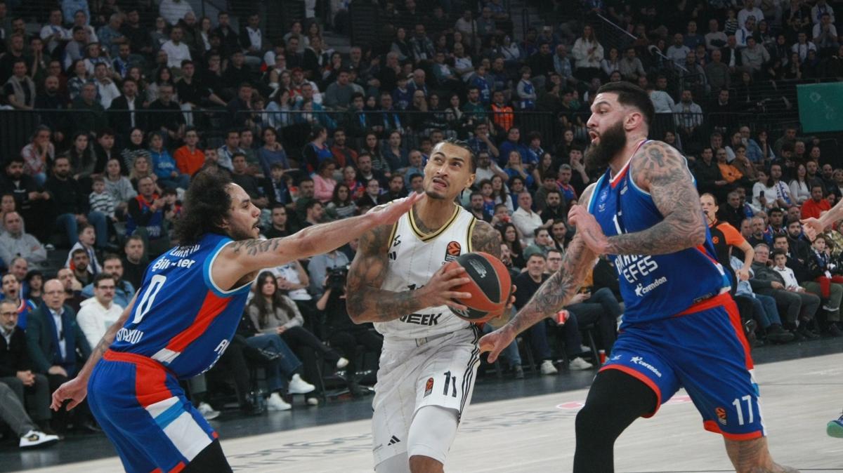 Anadolu Efes evinde Asvel'e kaybetti