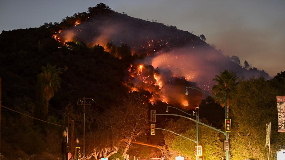 Los Angeles'ta bilano arlayor! 300 bini akn kii tahliye uyars altnda