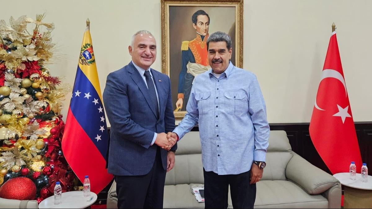 Venezuela lideri Maduro ile Bakan Ersoy bir araya geldi! ''Toplant harika geti''