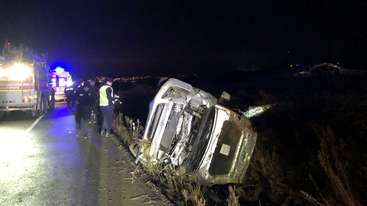orum'da otomobilin devrilmesi sonucu 1 kii ld, 1 kii yaraland