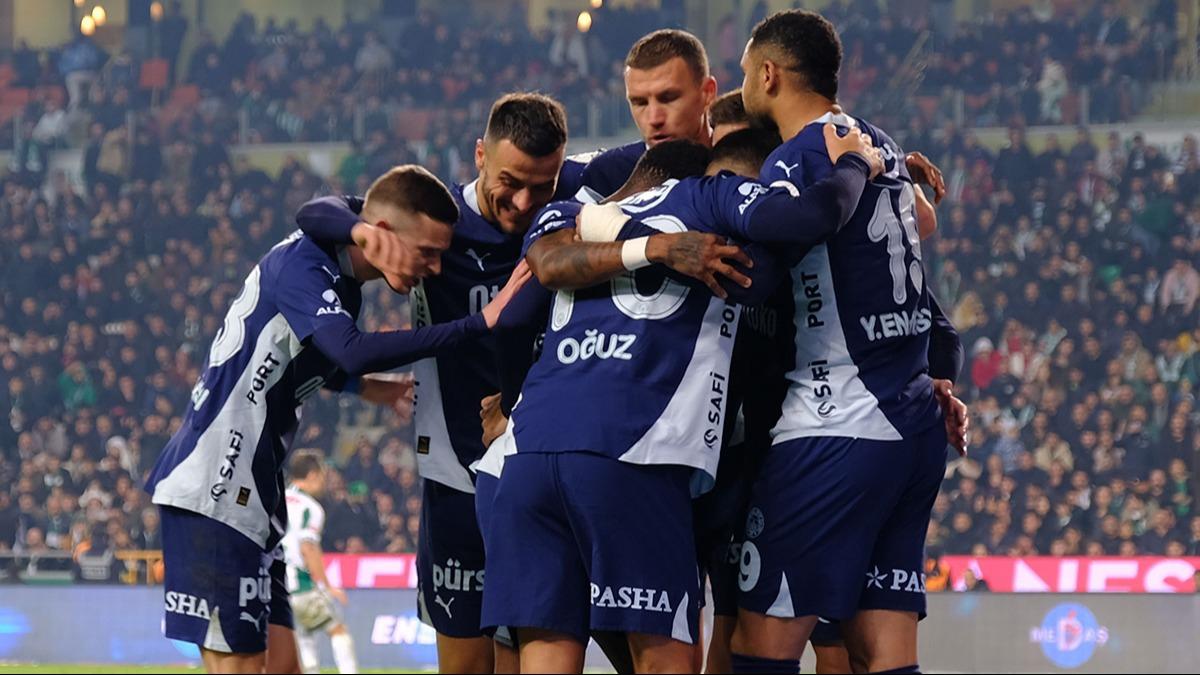 Fenerbahe 2 yl sonra ilki yaad! Kanarya, Konya'dan 3 puanla dnd