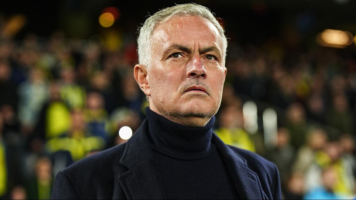 Jose Mourinho talimat verdi! Fenerbahe'de ncelik savunmann