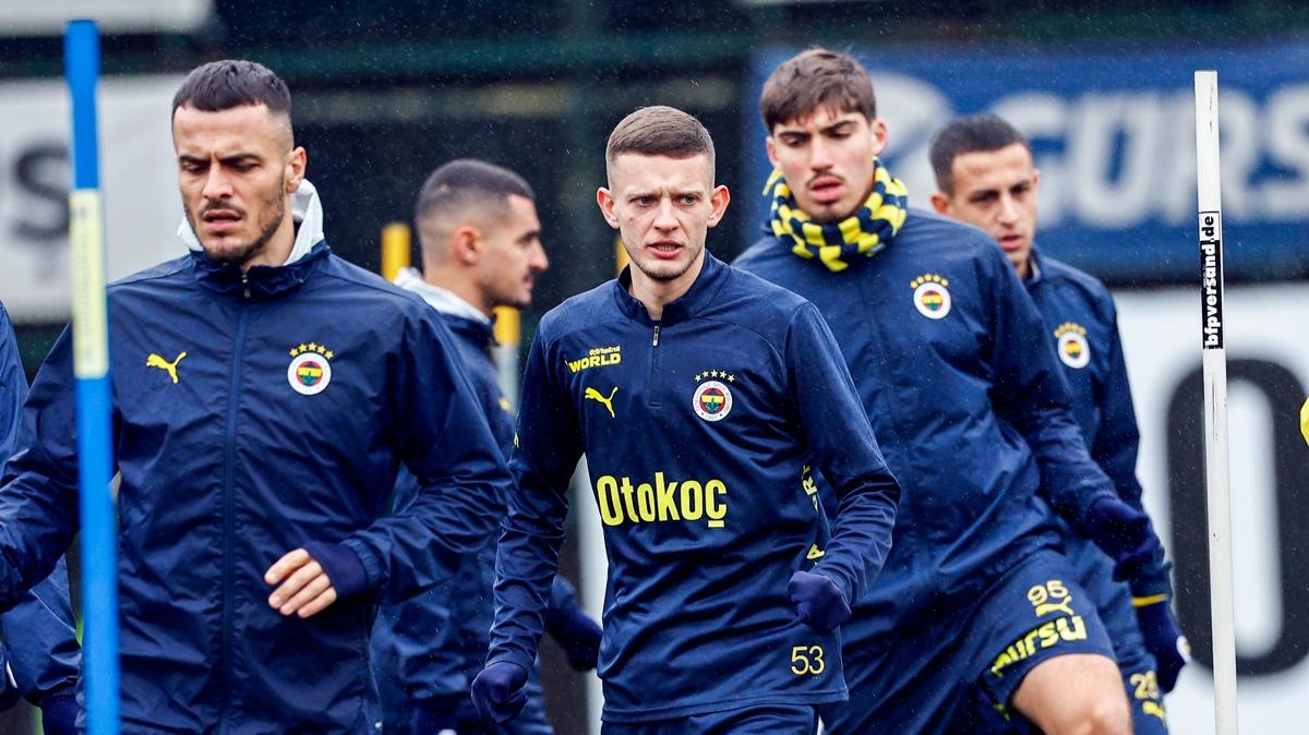 Fenerbahe'de gzler Adana Demirspor manda 