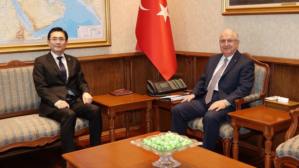 Milli Savunma Bakan Gler, Bykeli Jeong'u kabul etti