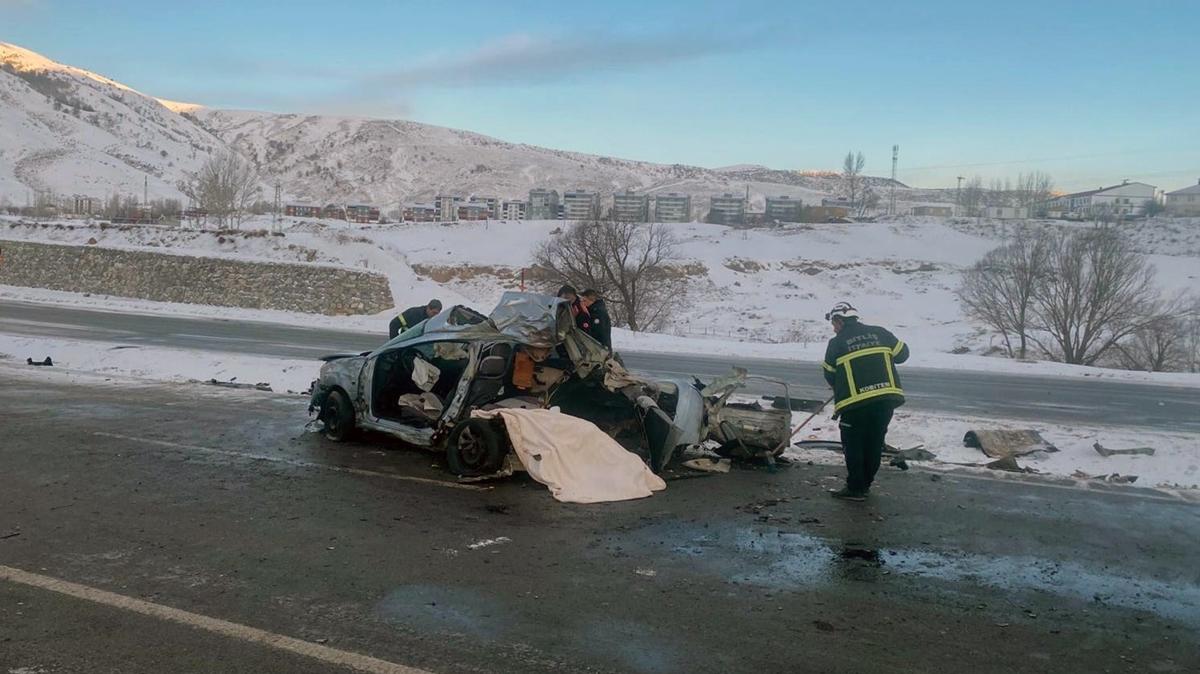 Bitlis'te tr otomobili biti: l ve yarallar var