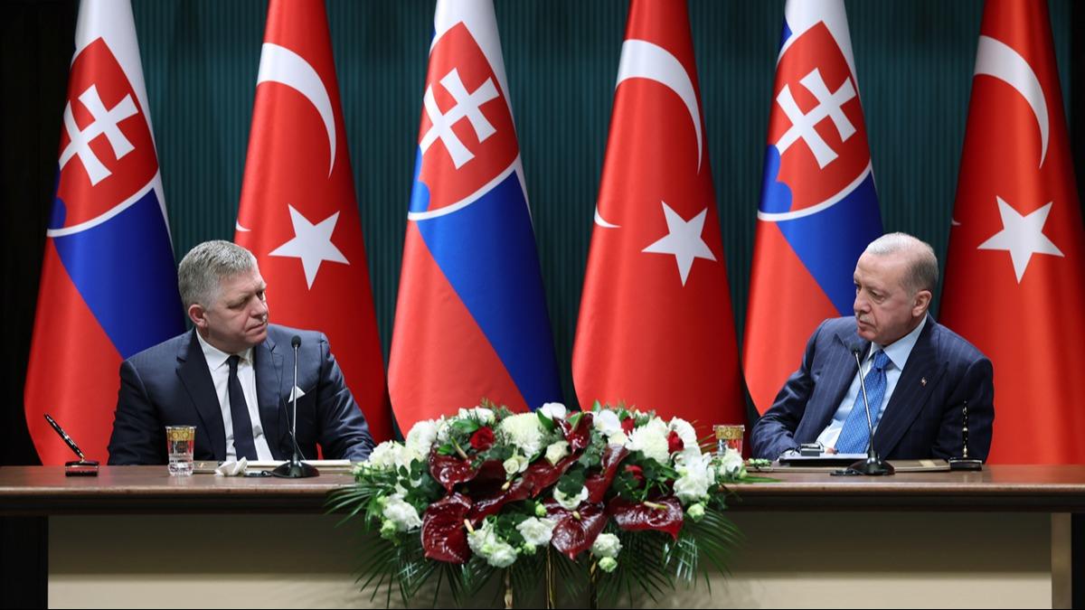 Cumhurbakan Erdoan, Slovakya Babakan Fico onuruna Klliye'de yemek verdi