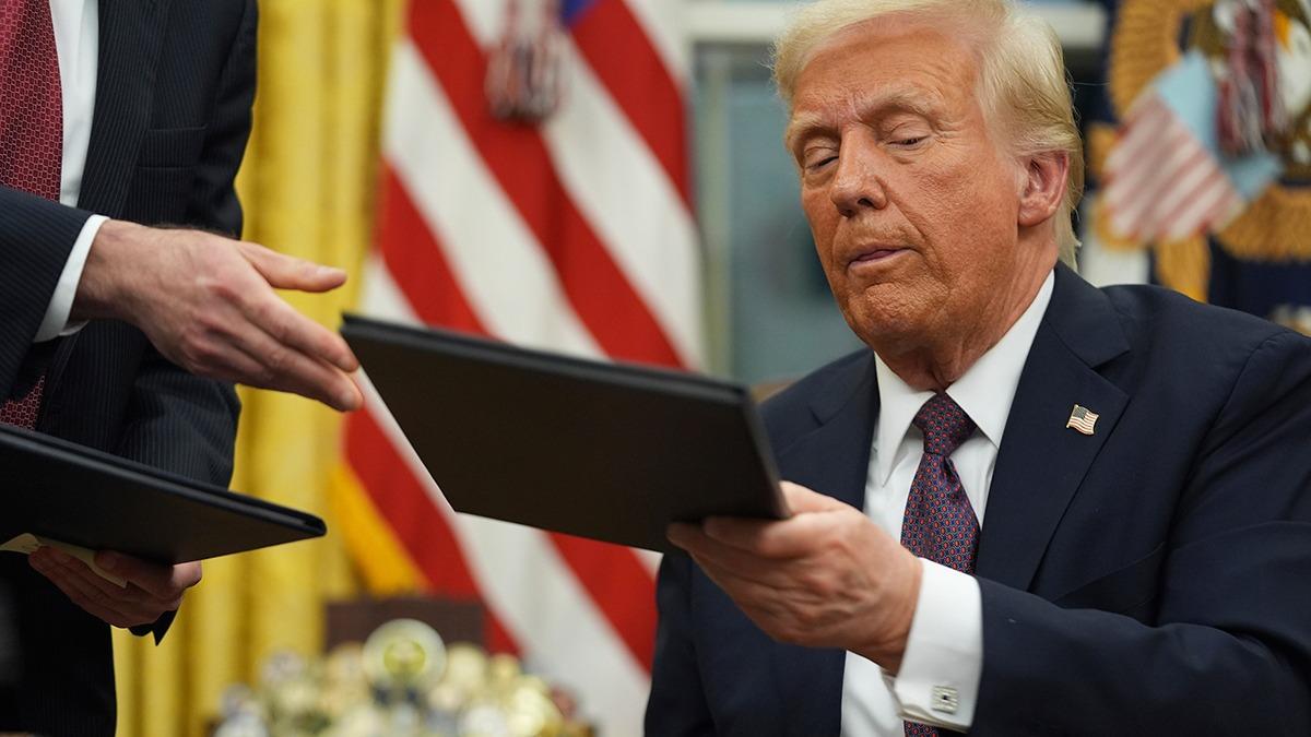 Kba'y kzdran karar! Trump yeniden listeye ekledi
