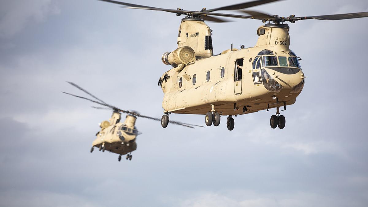 17 adet CH-47 Chinook iin imzalar atld: Deeri tam 1,46 milyar dolar