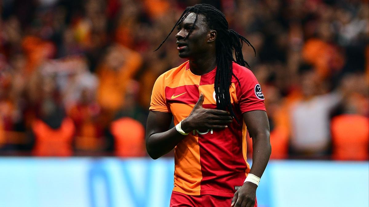 Bafetimbi Gomis yalanlad! Mikautadze'nin menajeri deil