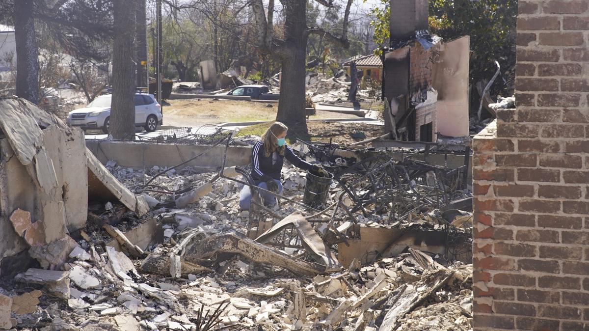 Los Angeles'ta yeni yangn! 3 bin hektardan fazla alana yayld