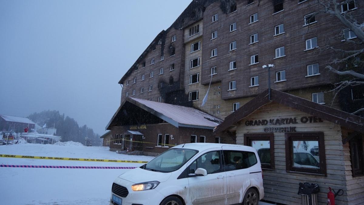 Yangndan sa kurtulan otel fotorafs: Yaadklarmz, duman, lklar, insanlarn can pazaryd