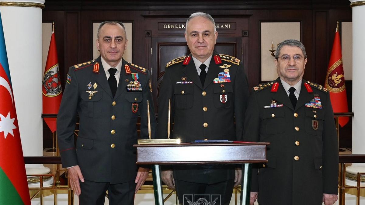 Genelkurmay Bakan Orgeneral Grak, Azerbaycan Kara Kuvvetleri Komutan Mirzeyev ile grt