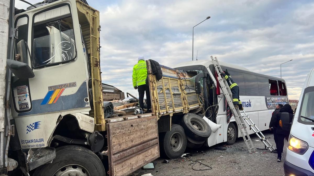 Konya'da trafik kazas: 3 kii ld