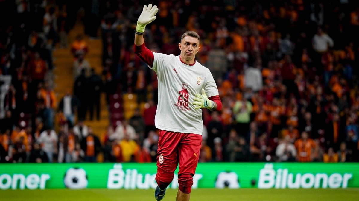 Muslera rekorun yeni sahibi oldu