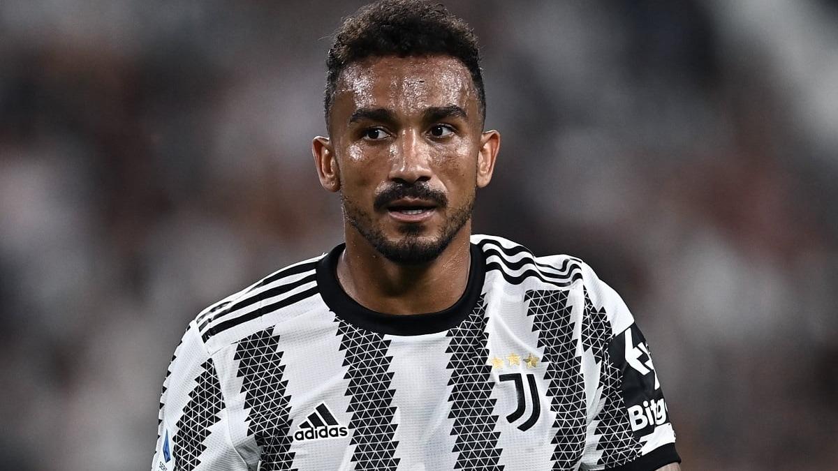 Juventus, Danilo ile yollarn ayrd